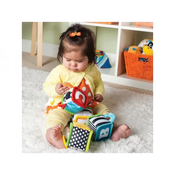 Infantino Textilní kostky s aktivitami 4 ks