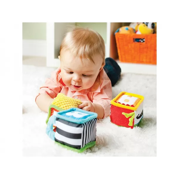 Infantino Textilní kostky s aktivitami 4 ks