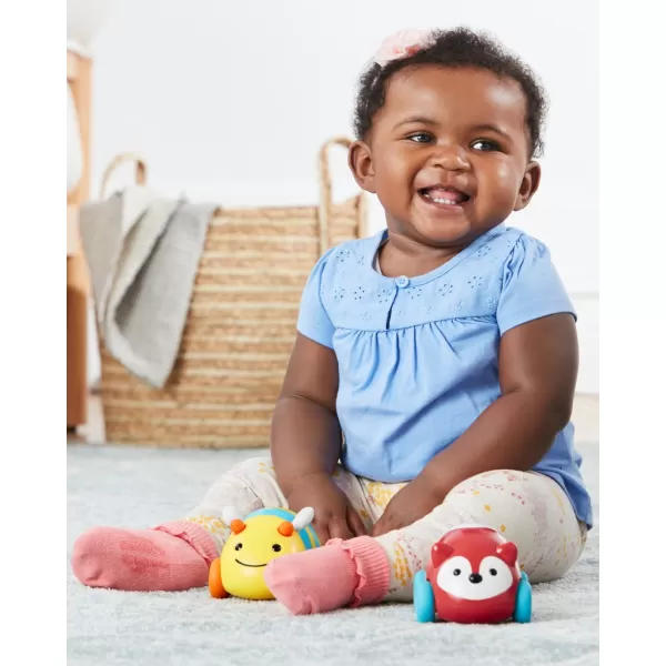 SKIP HOP Hračka autíčko Explore&More 6m+