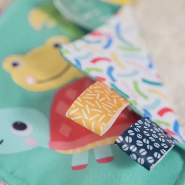 BRIGHT STARTS Dečka maznacia na C kroužku Fuzzy Feel ™ 0m +