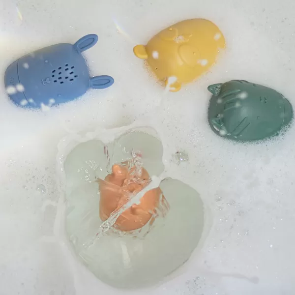 PETITE&MARS Hračky silikonové do vany AMIGOS 4 ks 6m+