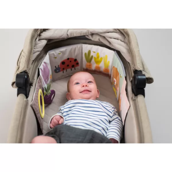 Taf Toys Knížka pro nejmenší Zahrada