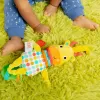 BRIGHT STARTS Hračka s melodií na C kroužku Pull, Play & Boogie™ žirafa 0m+