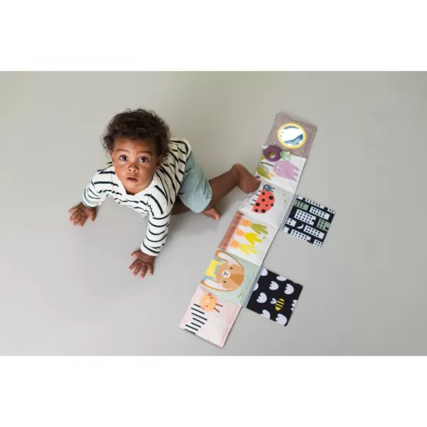 Taf Toys Knížka pro nejmenší Zahrada