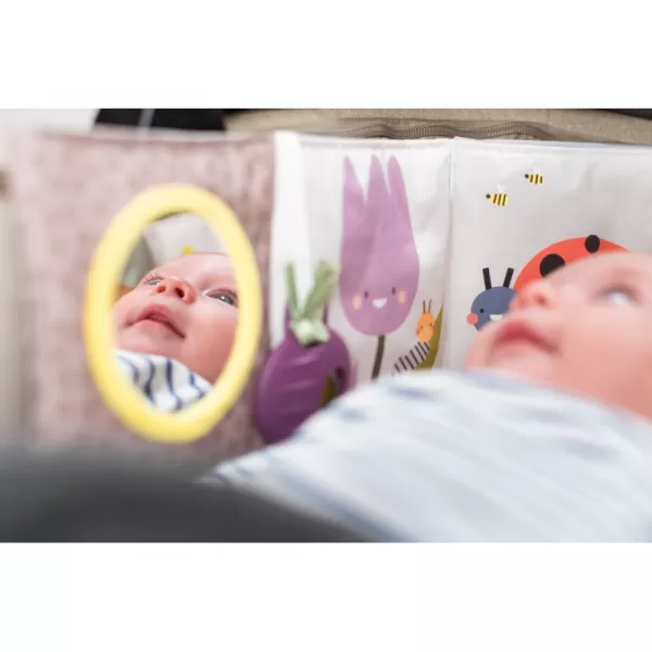 Taf Toys Knížka pro nejmenší Zahrada