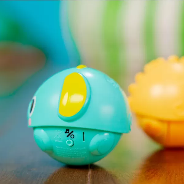 BRIGHT STARTS Hračka kulička tiger a slon 6m+