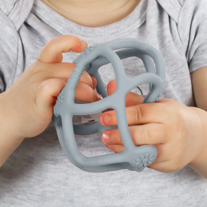 Reer Míček pro jemnou masáž při prořezávání zoubků a rozvoj motoriky Bite&Play