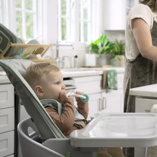 INGENUITY Kousátko silikonová ovečka Soothing Sheppy™ 3m+