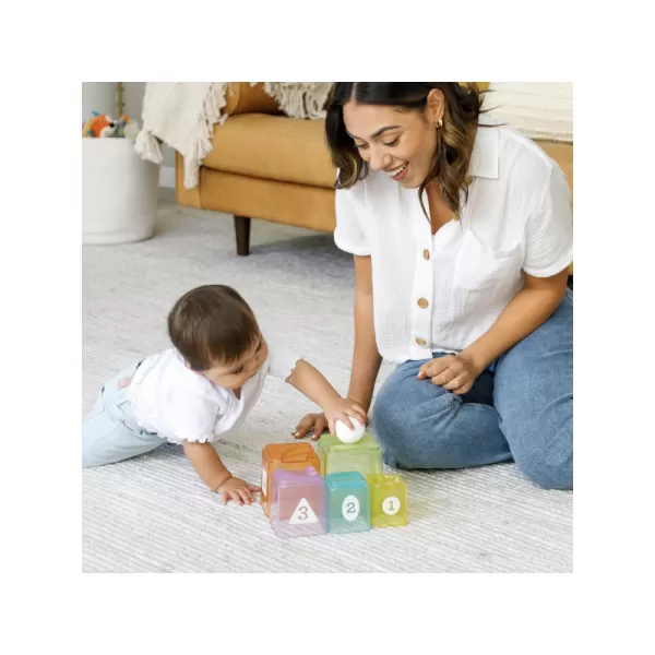 Infantino Sada stohovacích kelímků a míčku