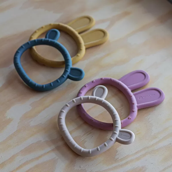 PETITE&MARS Kousátko silikonové Bunny 0m+