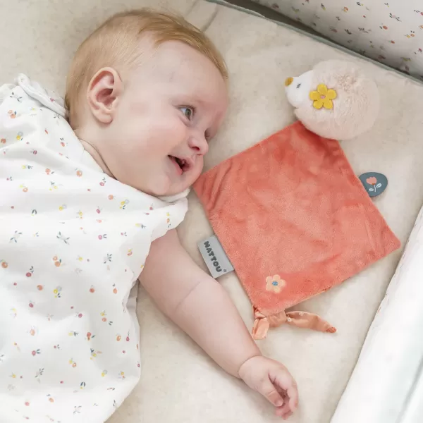 NATTOU Muchláček plyšový ježek Zoe 30 x 20 cm Mila, Zoe & Lana