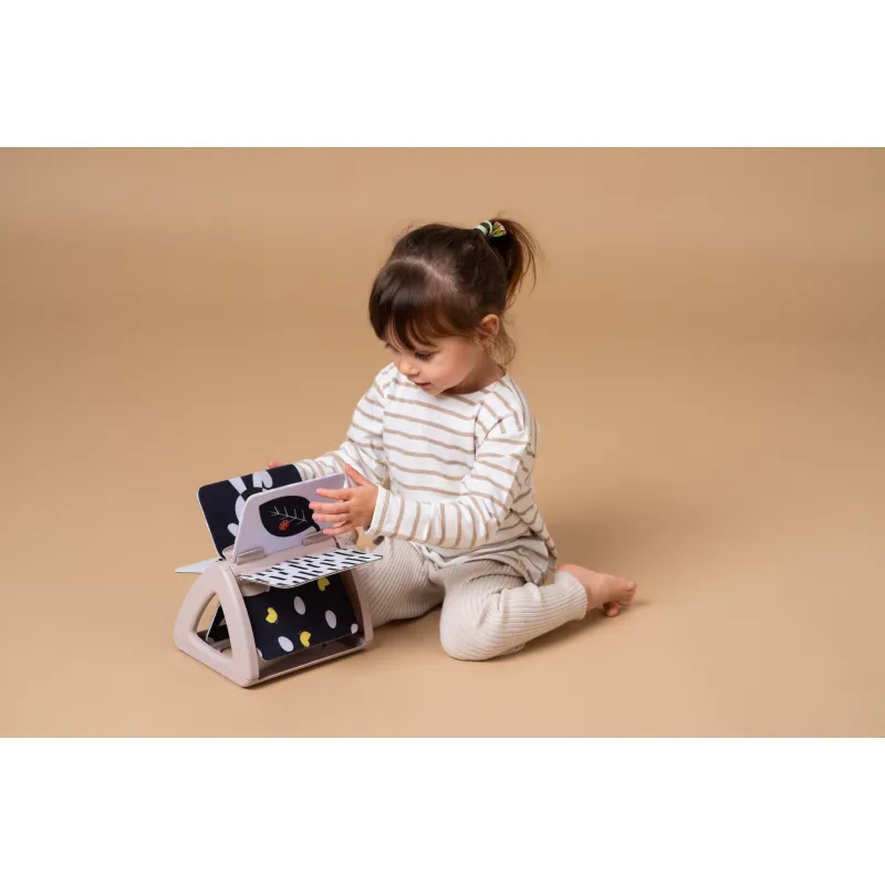 Taf Toys Otočná knížka Black & White