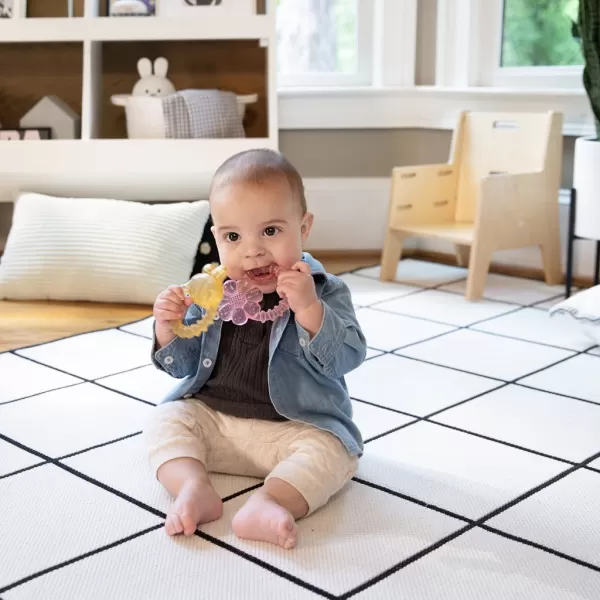 INGENUITY Kousátko chladící s destilovanou vodou Bomby™ 3m+