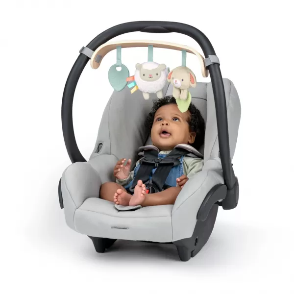 INGENUITY Hračka závěsná na kočárek Wonder & Wood™ 0m+