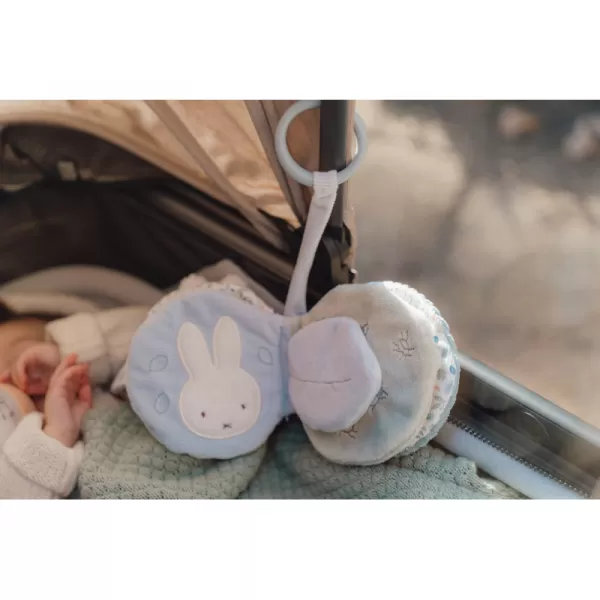 Little Dutch Závěsná textilní knížka králíček Miffy Lucky Leaves