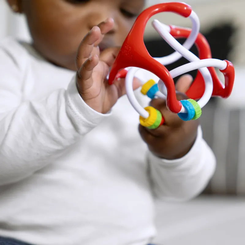 BABY EINSTEIN Hračka míček senzorický Slide & Swirl™ 0m+