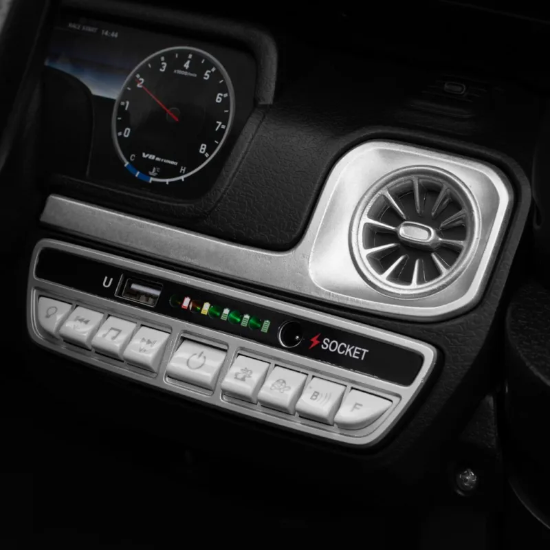 Baby Mix Elektrické autíčko Mercedes-Benz G63 AMG černé