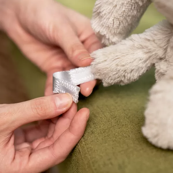 INGENUITY Hračka uklidňující se senzorem pláče zajíček Sylvi™ 0m+