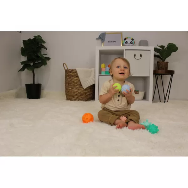 Infantino Míčky s texturami Super Soft 6 ks