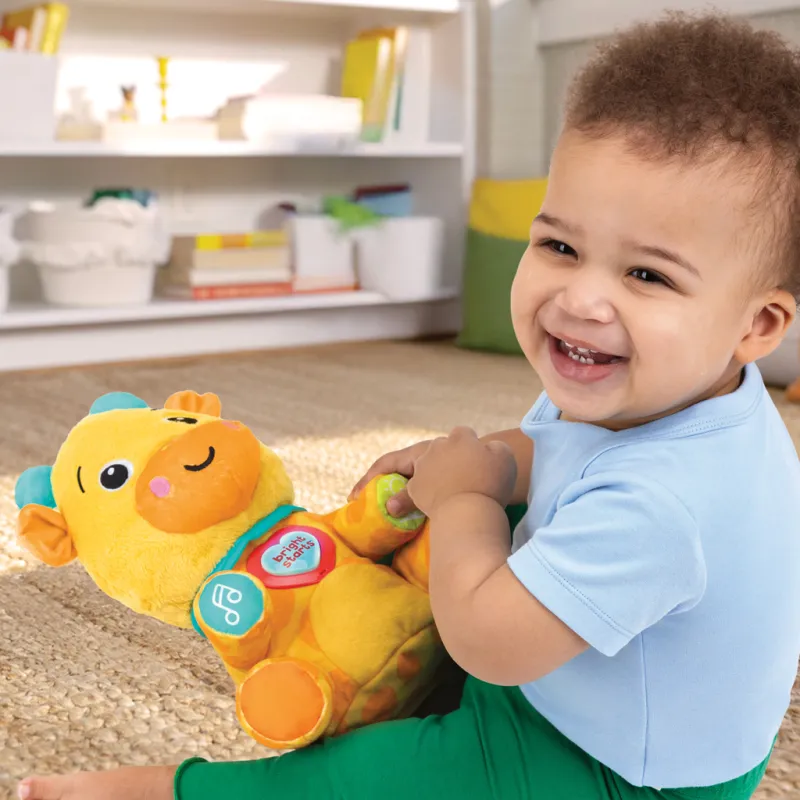 BRIGHT STARTS Hračka interaktivní vzdělávací Chat & Cuddle Giraffe™, 6m+