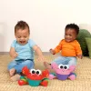 BRIGHT STARTS Hračka hudební a multisenzorická Rockin' Crawling Crab™ - 6m+