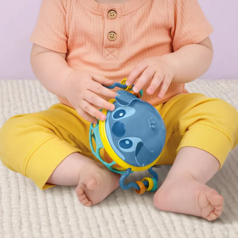 BRIGHT STARTS Chrastítko senzorické Stitch Jingle & Shake™, 0m+