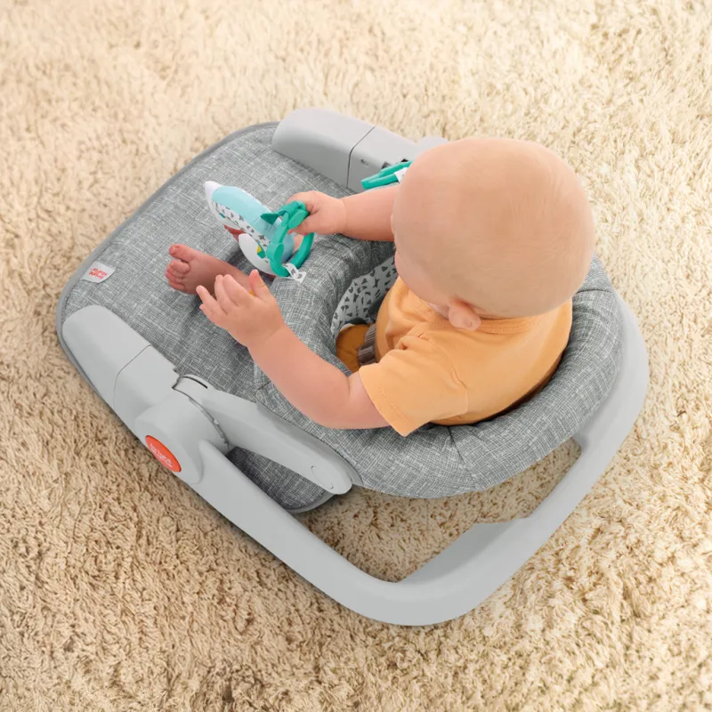 BRIGHT STARTS Křesílko učicí s hračkami připravené na cestování Learn-to-Sit™ Grey, 4m+