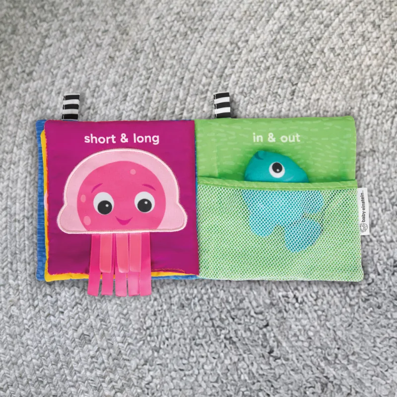 BABY EINSTEIN Měkká kniha plná aktivit Ocean Opposites™, 0m+
